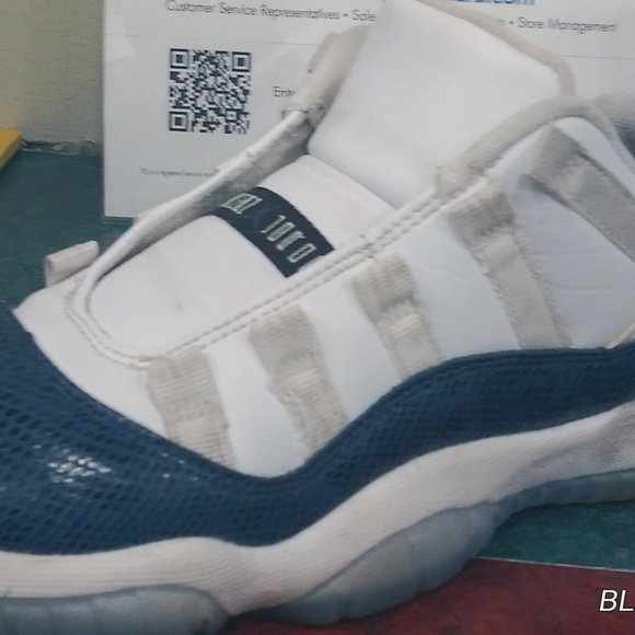 AutoGraphed MiCheal Jordan Jersey - Picture 2 of 5